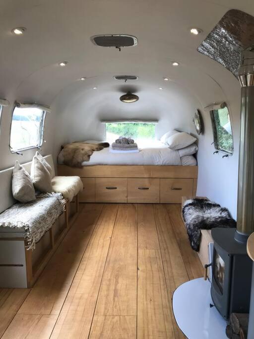 Airstream, Vintage American Caravan & Hottub 艾士伯顿 外观 照片
